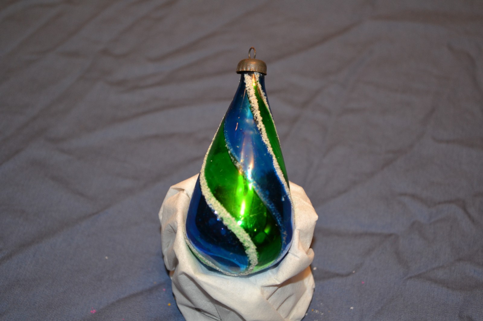 Vintage Candy Stripe Teardrop Glass Christmas Ornament poland?