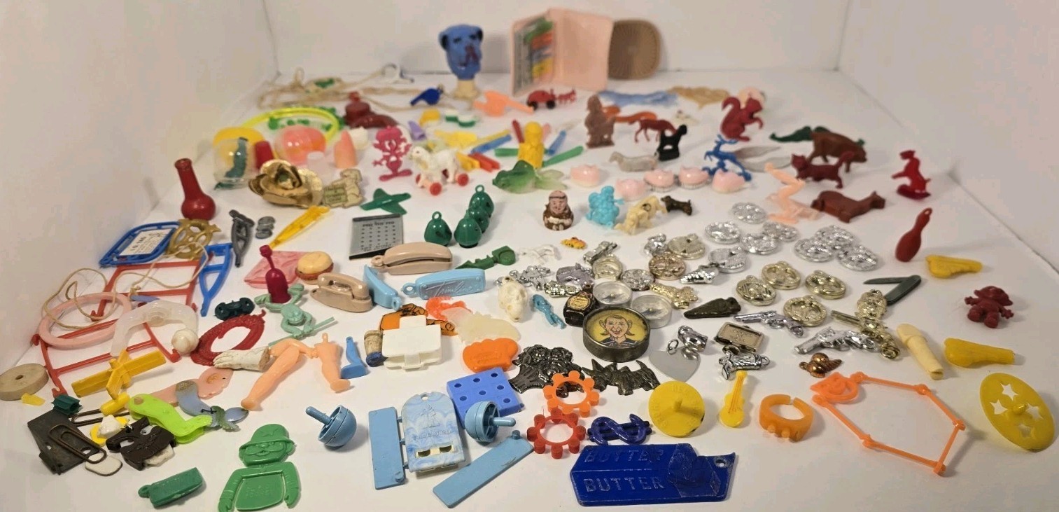 200+ Cracker Jack,Gum Machine, Ad, Mixed MCM Vintage Plastic Toy Charms 