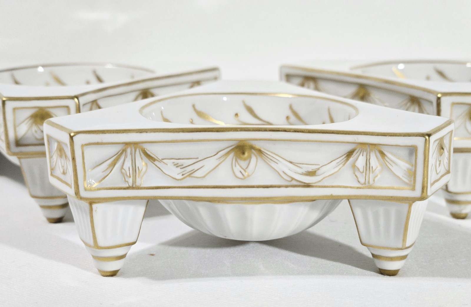 MINT RARE KPM Porcelain - Kurland Shape Gold Laurel 3 FOOTED SALT CELLARS