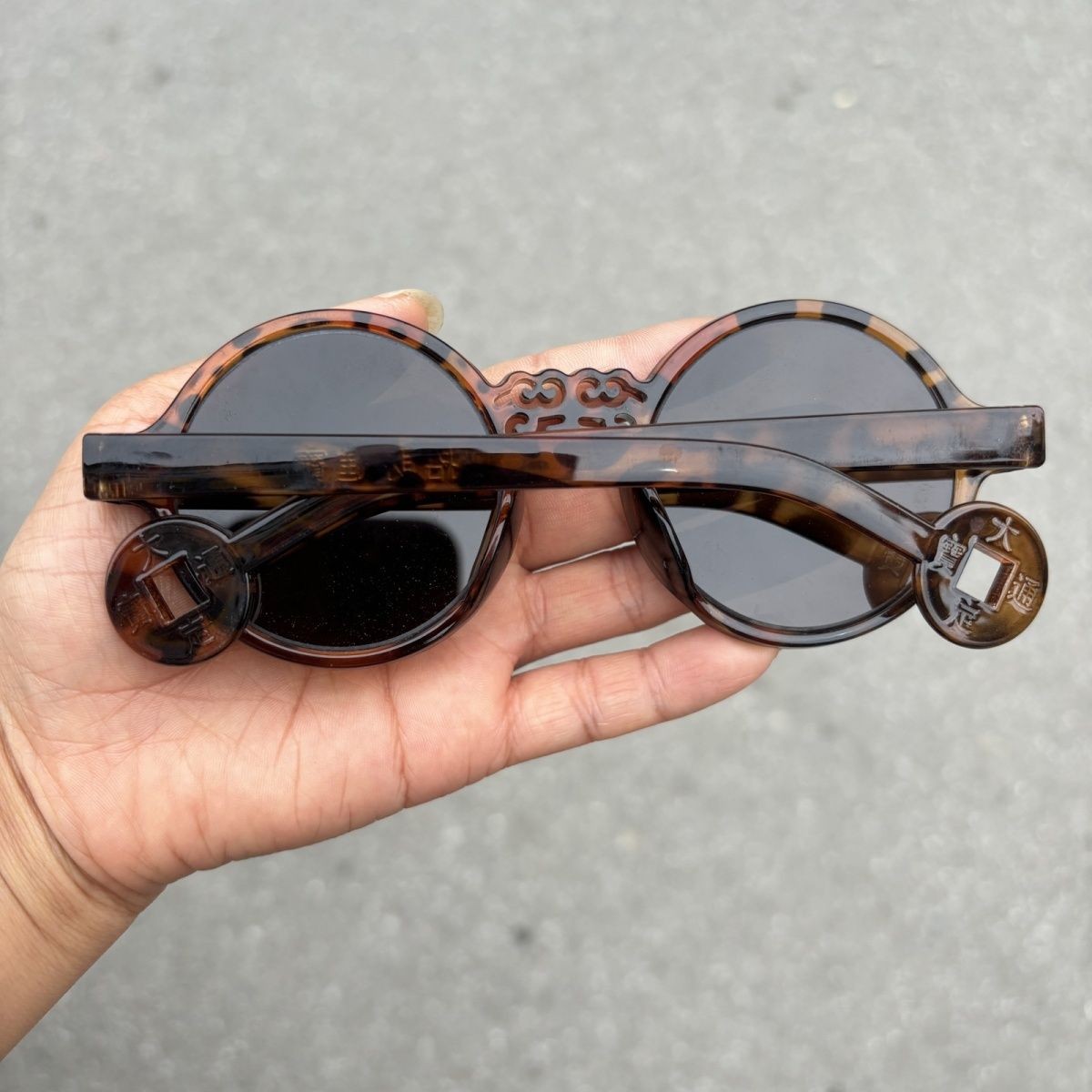 Vintage Round Stone Pattern Crystal Sunglasses Mens Small Round Frame Eyewear