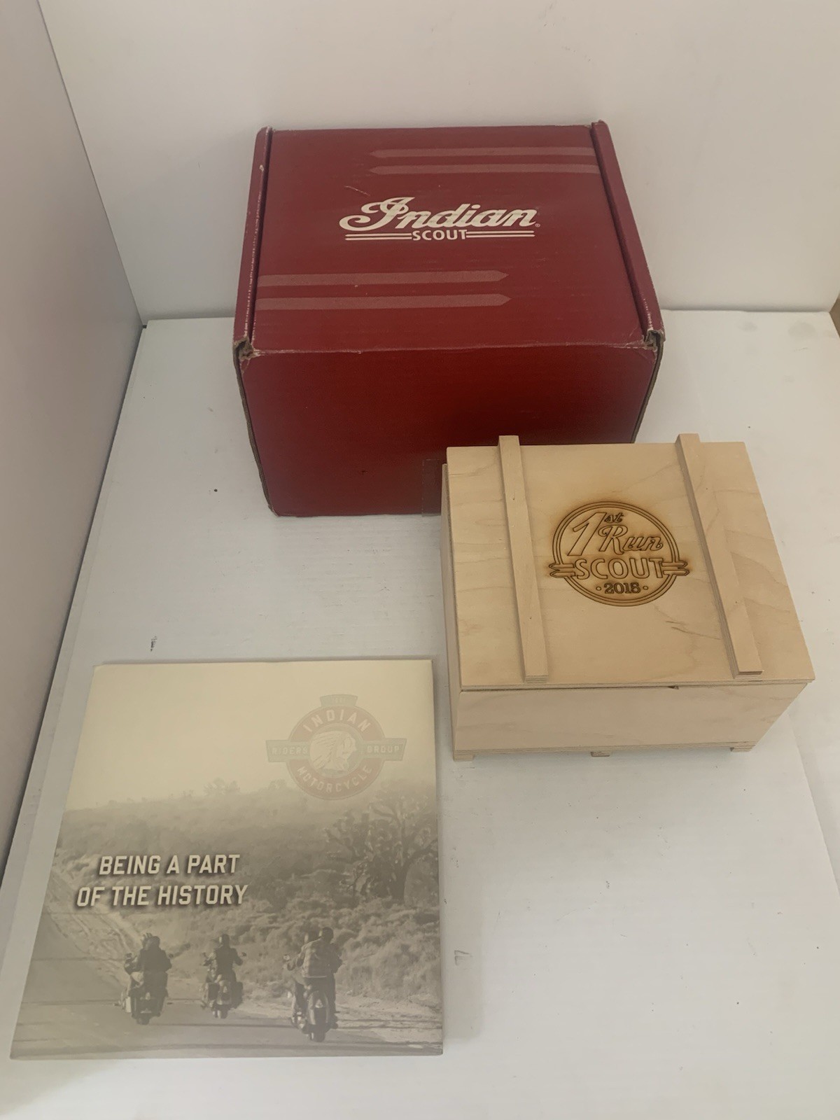 RARE INDIAN MOTORCYCLE MEMORABILIA 1ST RUN SCOUT 2015 RIDERS GROUP PLAQUE SIGN