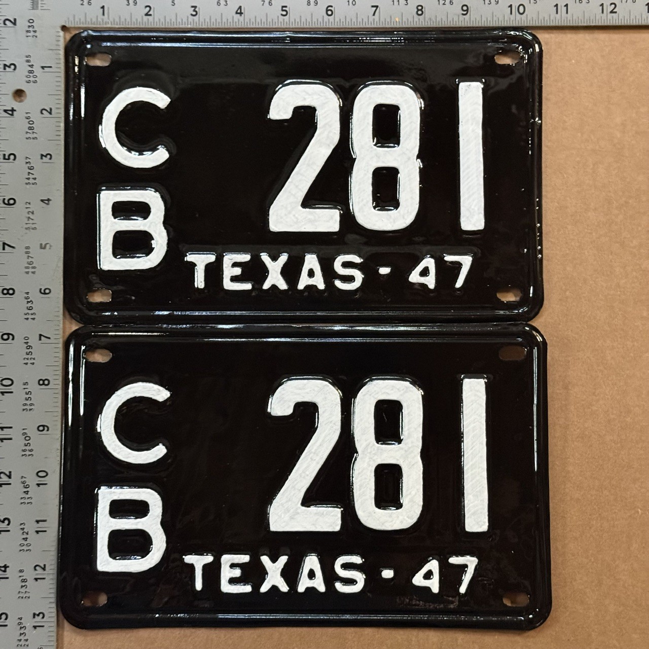 1947 Texas license plate pair CB 281 YOM DMV HIGH QUALITY RESTORED 24511