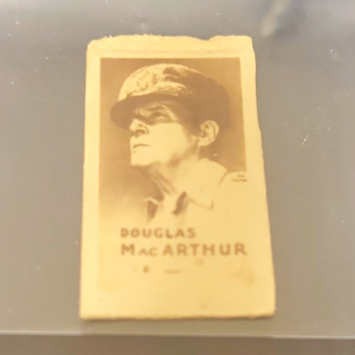 1948 American Military Leaders Douglas MacArthur #7 of 10-O Non-Sport Card