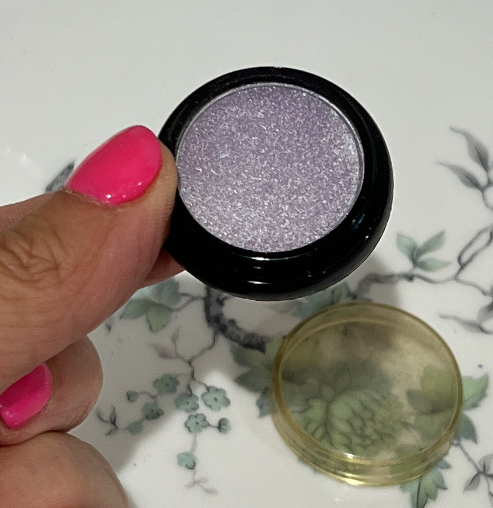 VINTAGE R.H. COSMETICS NY COLLECTIBLE EYE SHADOW IRIDESCENT VIOLET NEW VINTAGE R.H. COSMETICS NY COLLECTIBLE EYE SHADOW IRIDESCENT VIOLET NEW