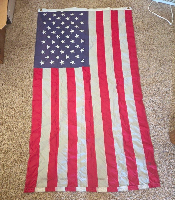 Vintage American Flag USA Sewn Stars & Stripes Red White Blue 48 Star 3\'x5\' Vintage American Flag USA Sewn Stars & Stripes Red White Blue 48 Star 3\'x5\'