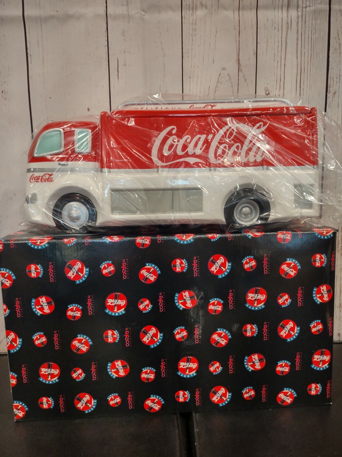 Coca Cola Unused 1999 Enesco Semi Coke Truck cookie jar & original box 🍪🥤🍪
