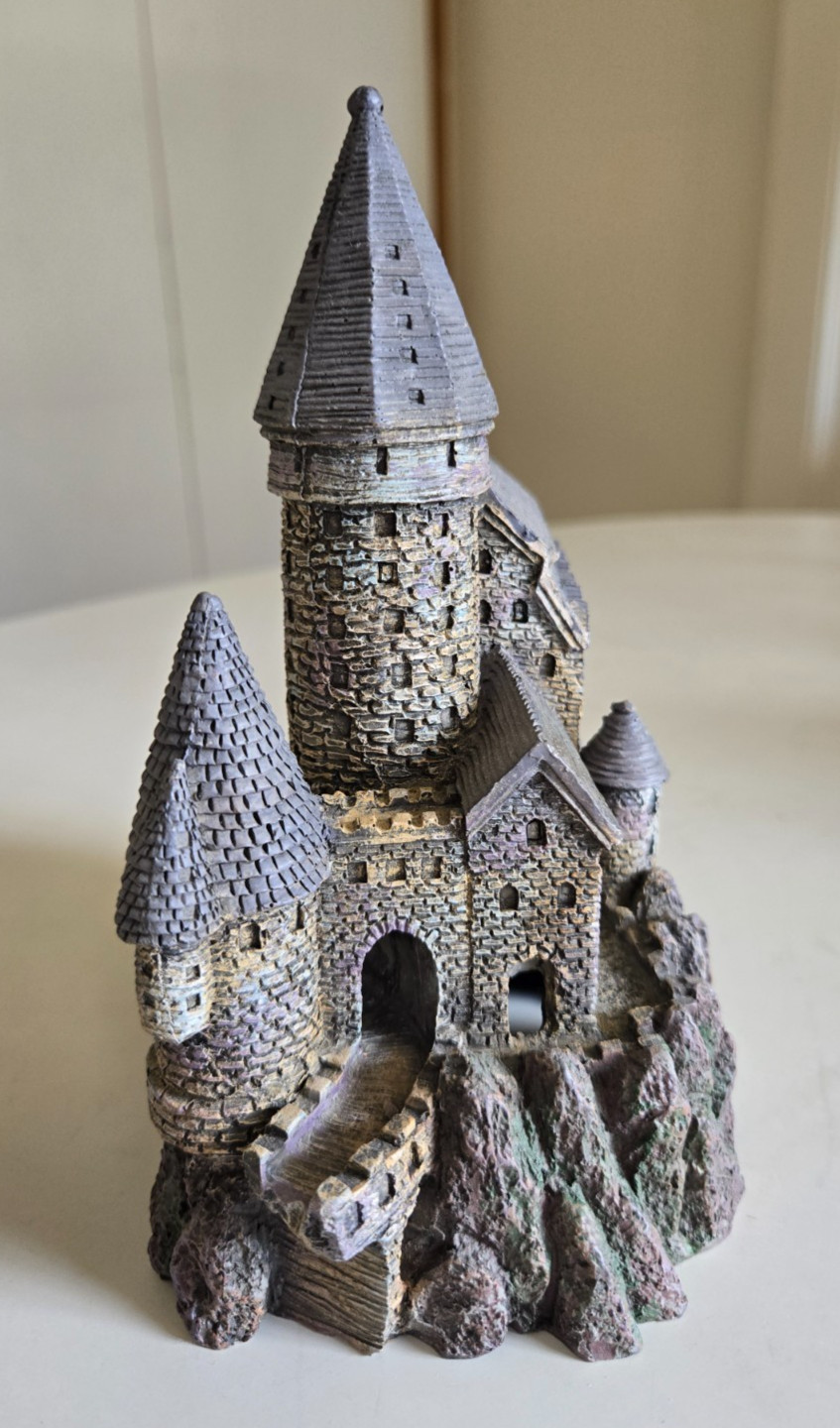 Moded Plastic Miniature Castle on Rocky Cliff – Detailed Medieval Fantasy Model Moded Plastic Miniature Castle on Rocky Cliff – Detailed Medieval Fantasy Model
