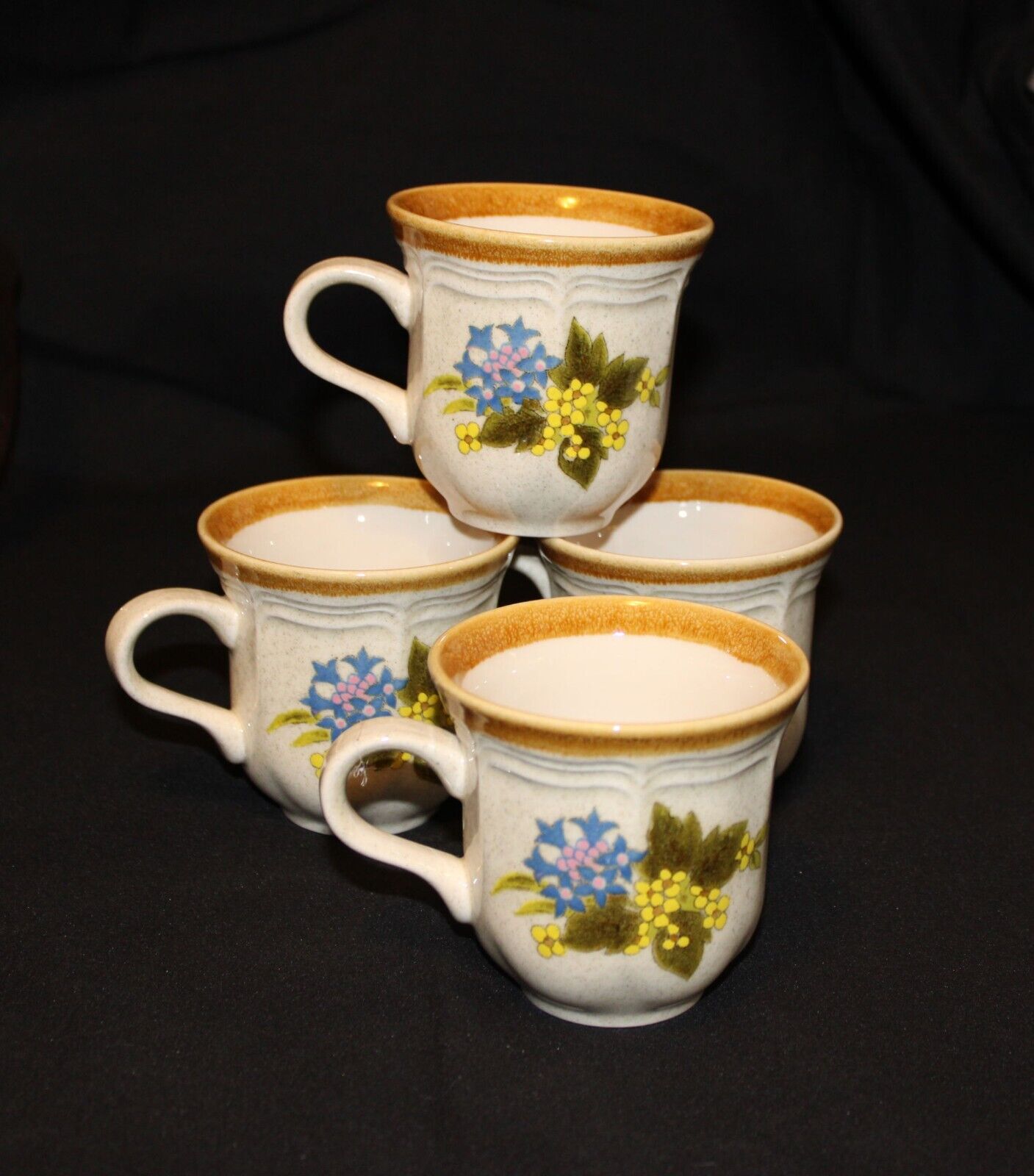 Vintage Mikasa Coffee Tea Mugs Basket of Wild Flowers Set of 4 2 Side Design 70s