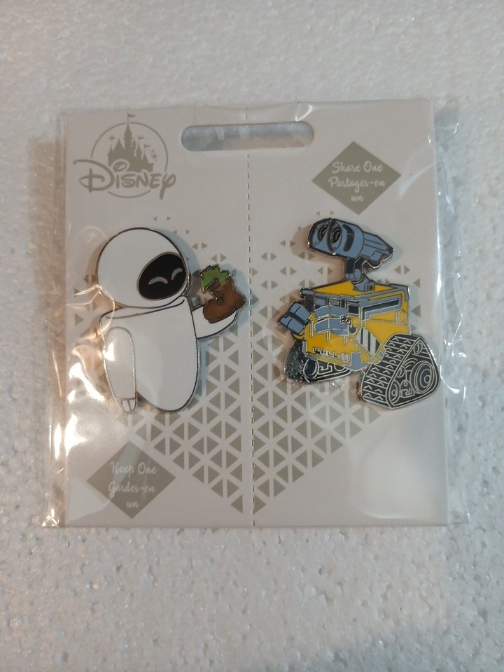 2020 Disney Pixar Wall-e and Eve Pin Set - Give one Keep one 
