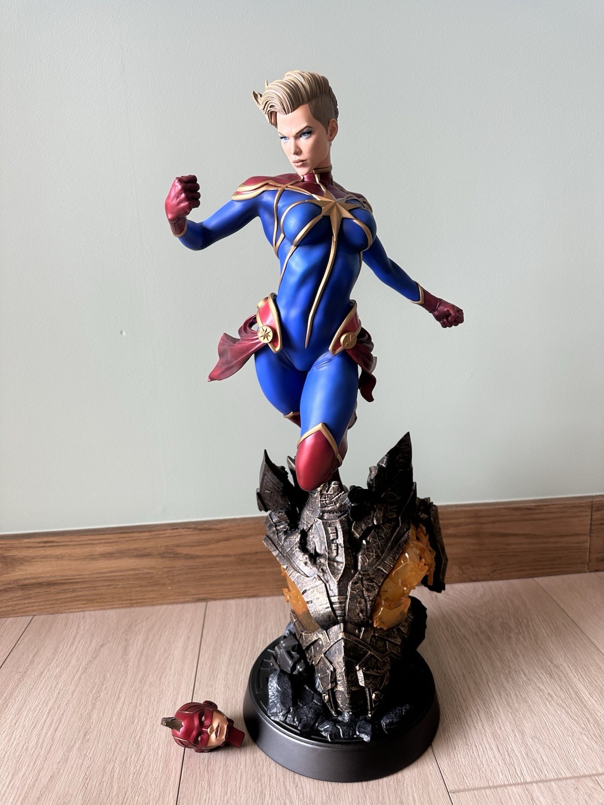 Sideshow Captain Marvel Exclusive 1:5 Scale Statue 819/1500