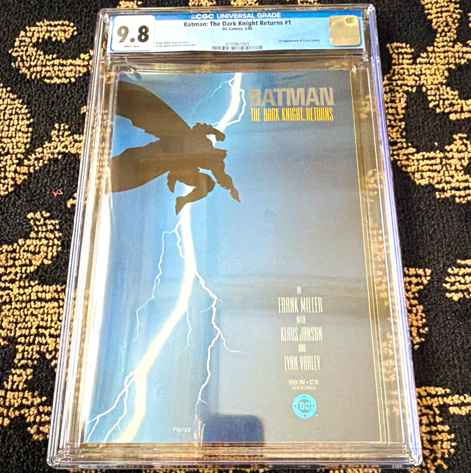 DC Comics Batman: The Dark Knight Returns #1 CGC 9.8 (1986) Frank Miller DC Comics Batman: The Dark Knight Returns #1 CGC 9.8 (1986) Frank Miller
