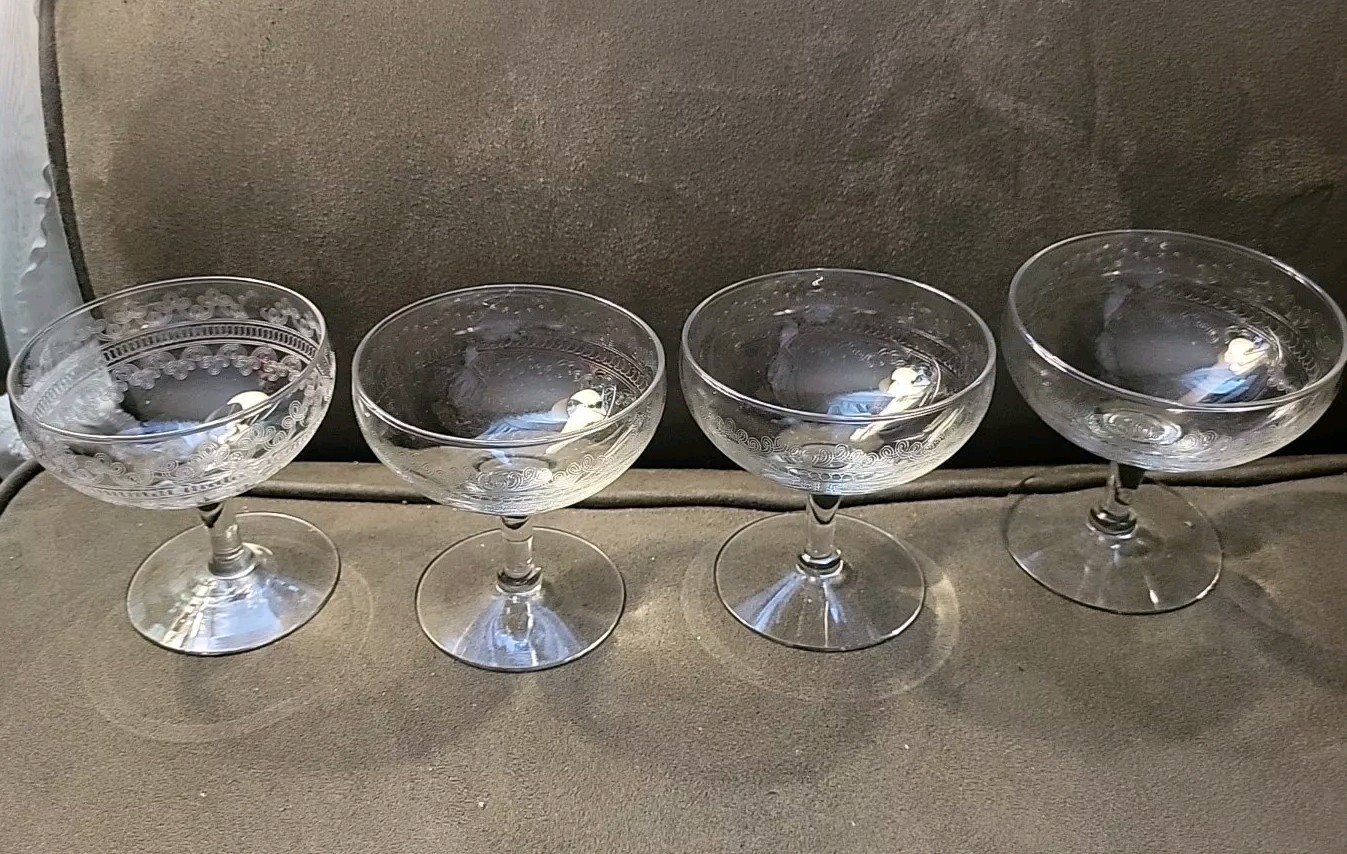 Qty 4 Fostoria Elegant Cloverleaf Etched Champagne Wine Martini Glasses Vintage