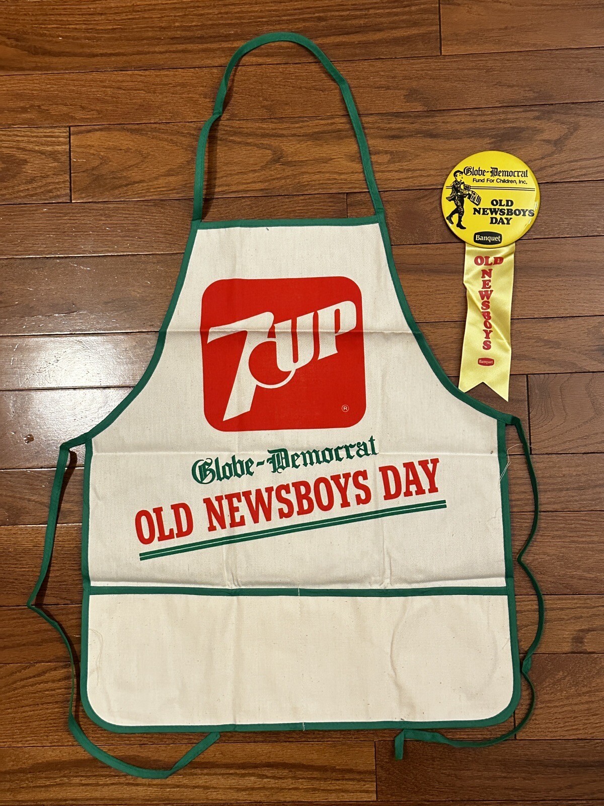 Vtg Old Newsboys Day Apron 7UP Globe Democrat & Pin Advertising St. Louis Vtg Old Newsboys Day Apron 7UP Globe Democrat & Pin Advertising St. Louis