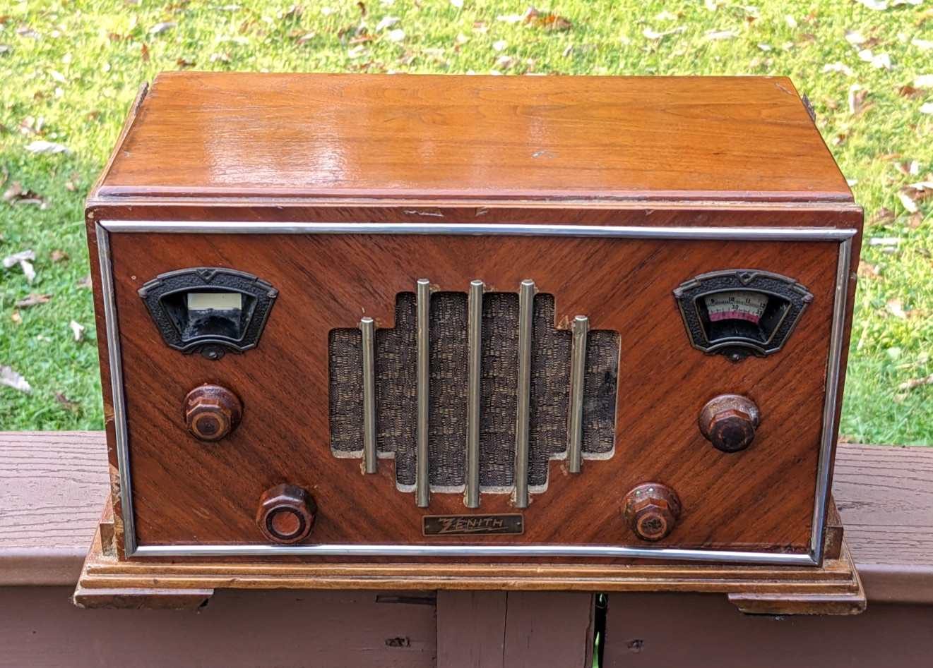 Rare 1930s Zenith 827 Chrome Front Radio