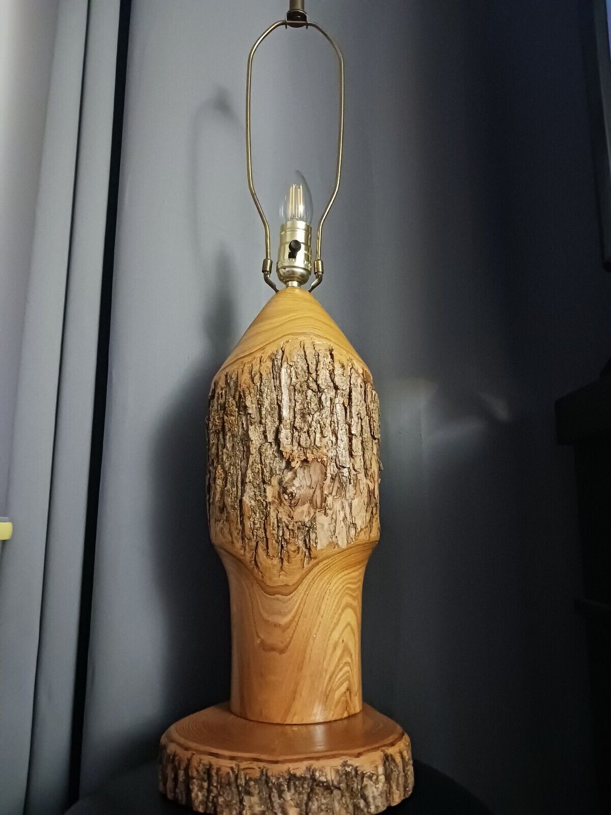 Hickory Log Lamp. 30\