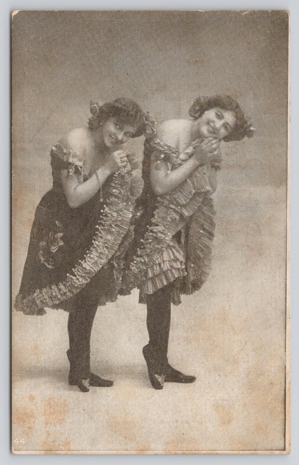 Showgirls in Dress Costumes Vaudeville Dayton OH 1907 Antique Postcard UDB