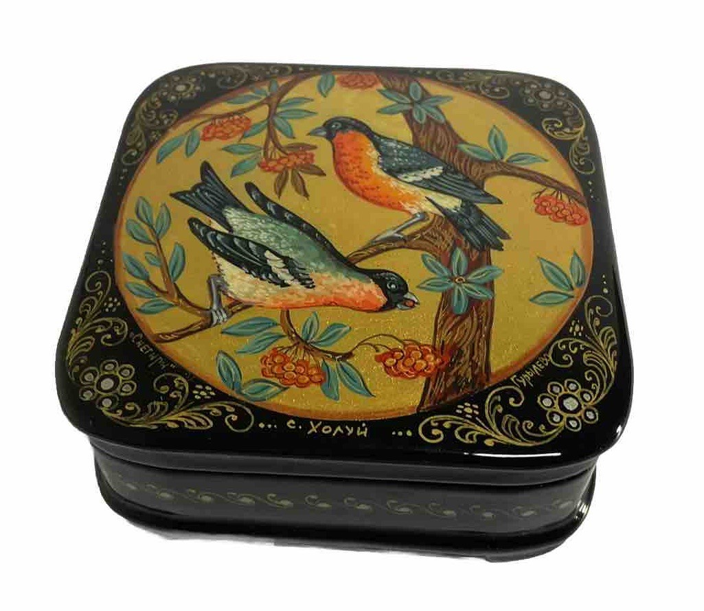 Lacquer jewelry box papier-mache Hand Painted signned Kholui . Bullfinches