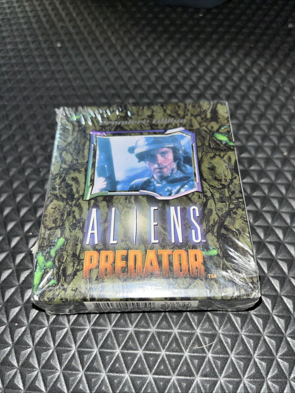 aliens vs predator Sealed Card Box aliens vs predator Sealed Card Box