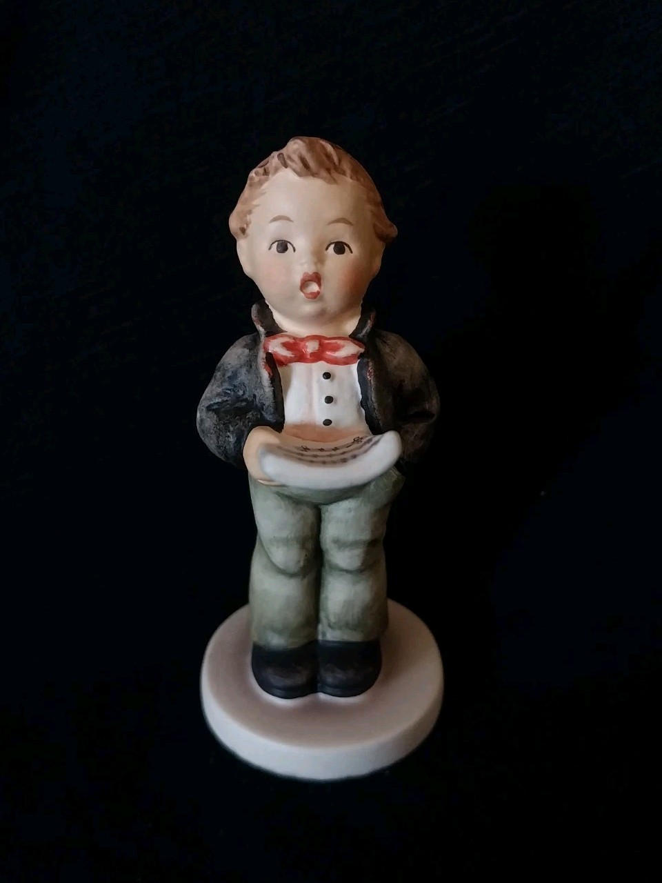 Vintage 1985 Hummel Goebel #258 Soloist Singer Figurine 