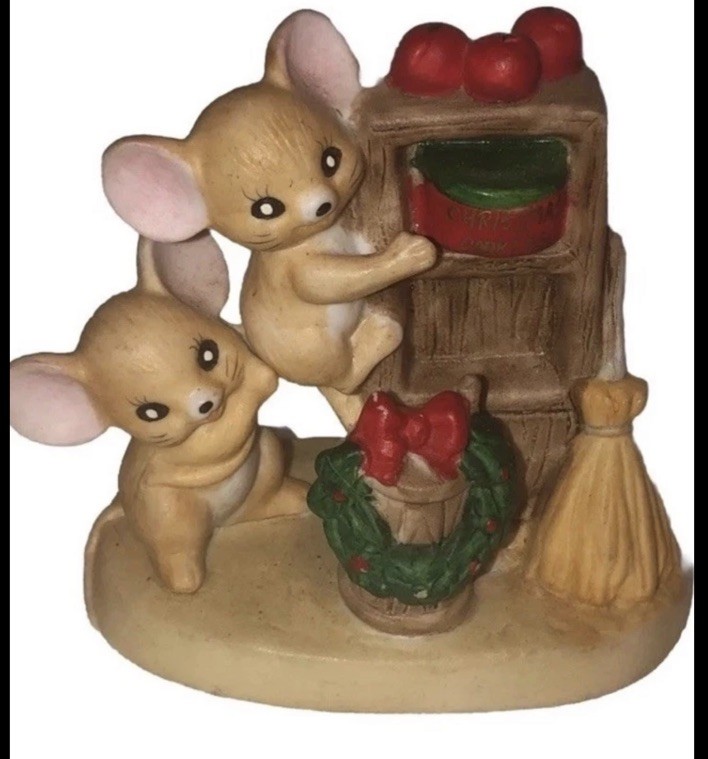 Ceramic fun Christmas Mice Figurine Vintage Homco ￼