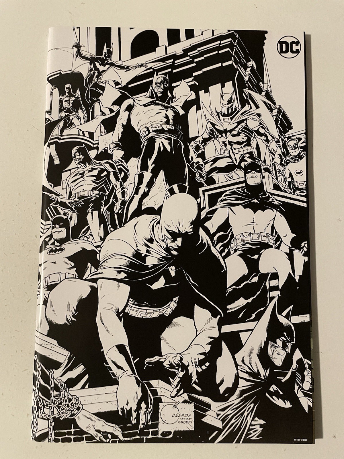 Batman 135 (900) Cover K 1:100 Joe Quesada Black & White Wraparound Virgin DC