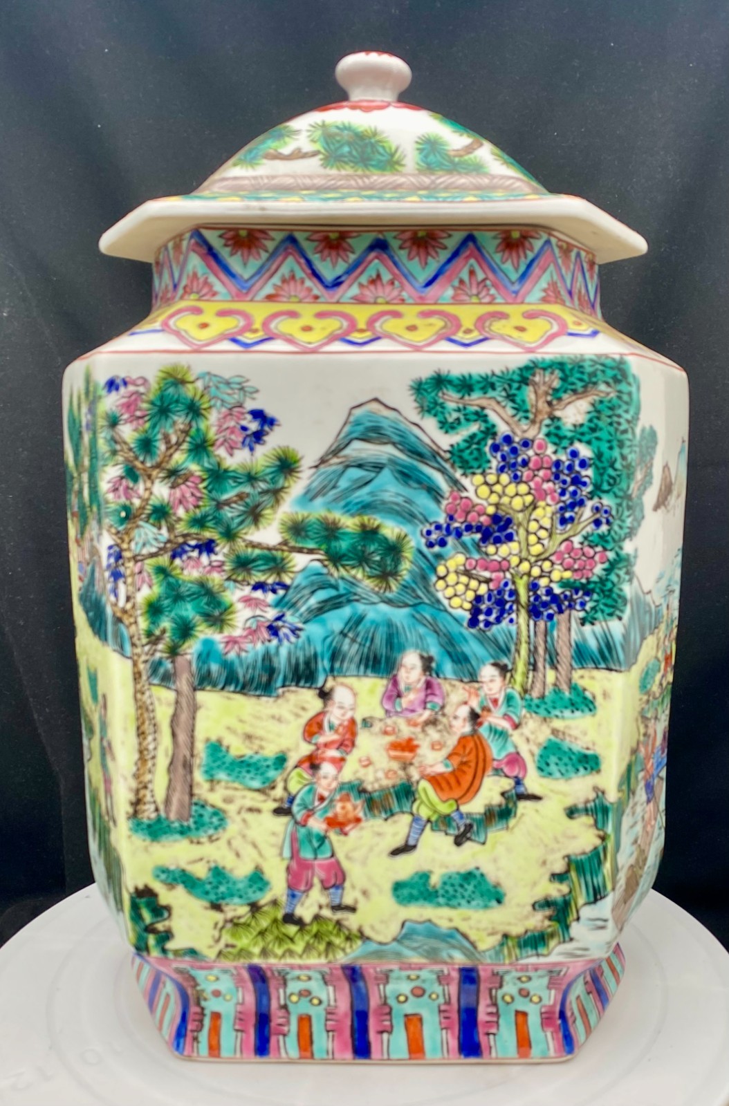 FAMILLE ROSE LARGE PORCELAIN PANORAMIC HEXAGONAL JAR 12.25\