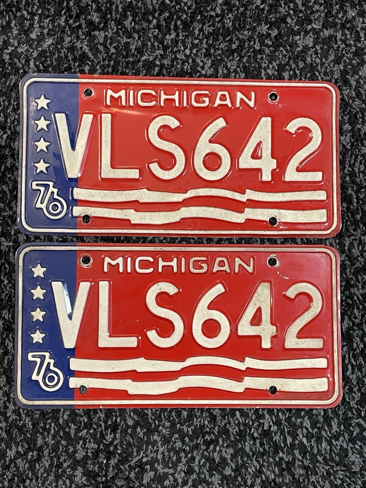 Pristine 1976 Michigan Bicentennial License Plate Pair Matching Set VLS642 Pristine 1976 Michigan Bicentennial License Plate Pair Matching Set VLS642