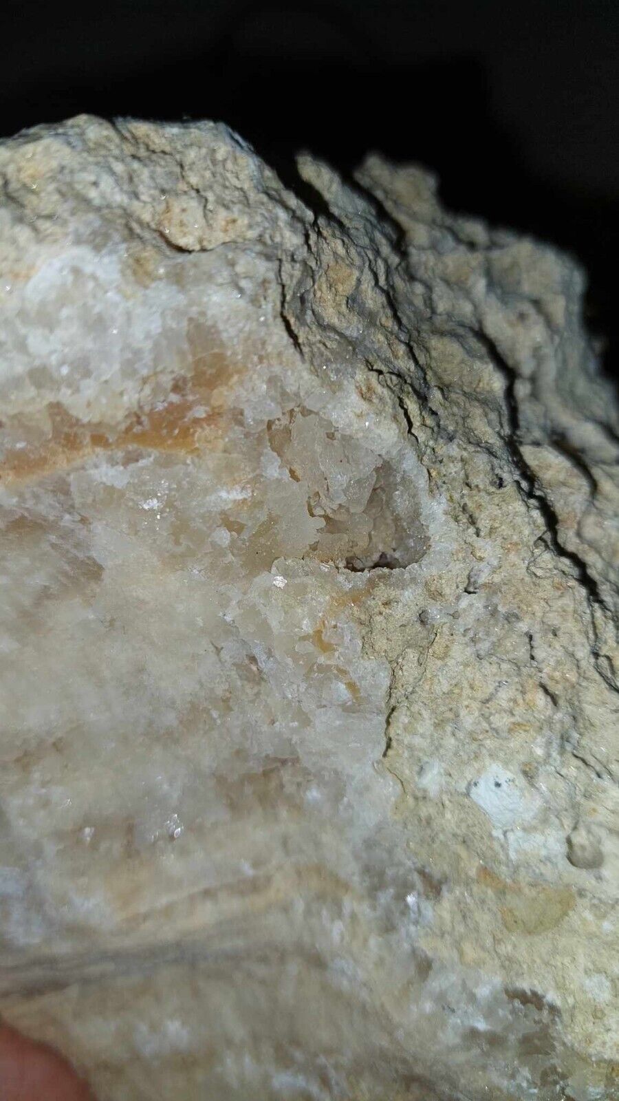 large quartz crystal stone 1896 grams