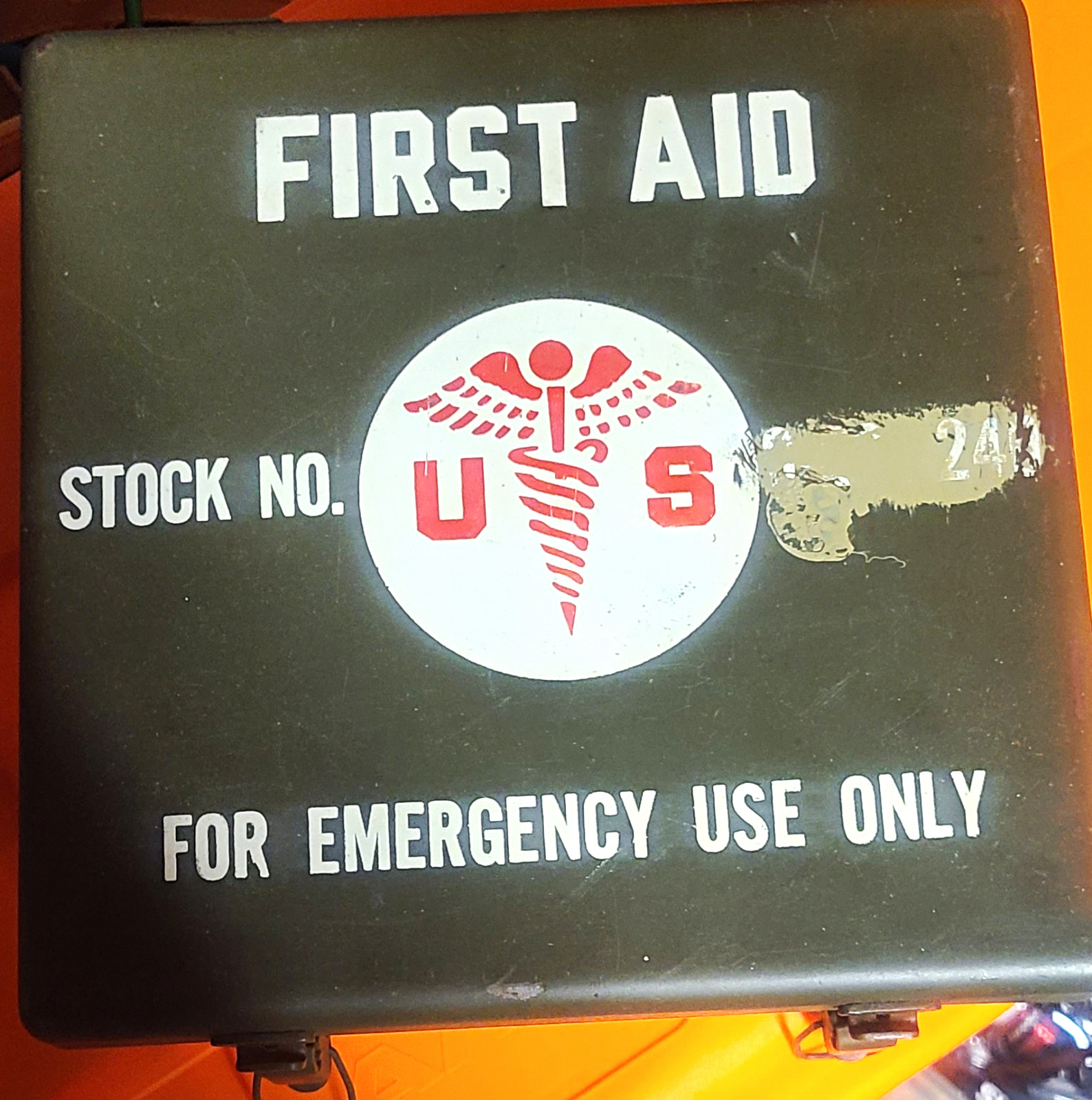 Vintage WW2 Jeep U.S. Army First Aid Kit Metal Box for Emergency Use Medical
