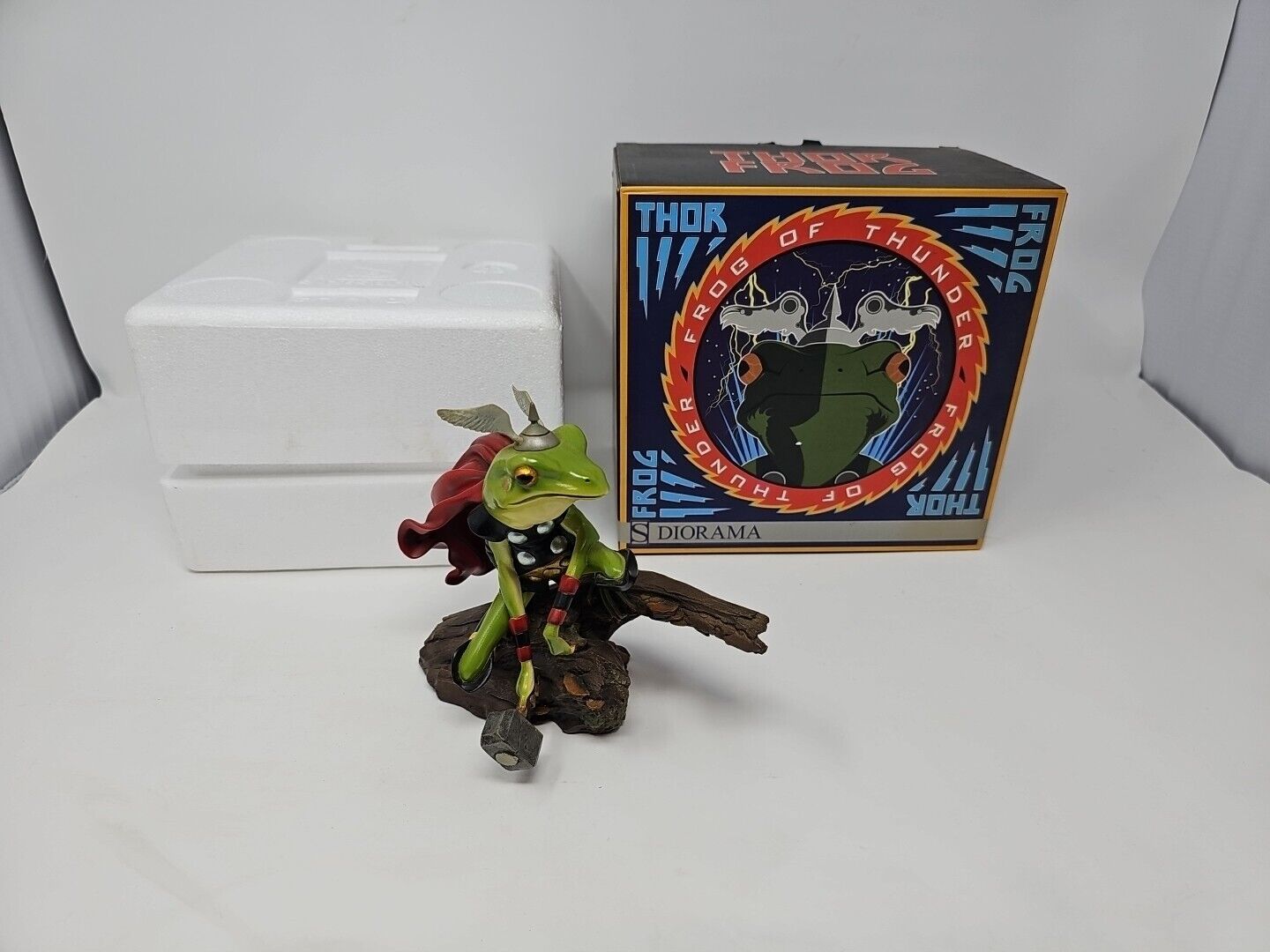 SIDESHOW COLLECTIBLES THOR FROG DIORAMA MARVEL #654