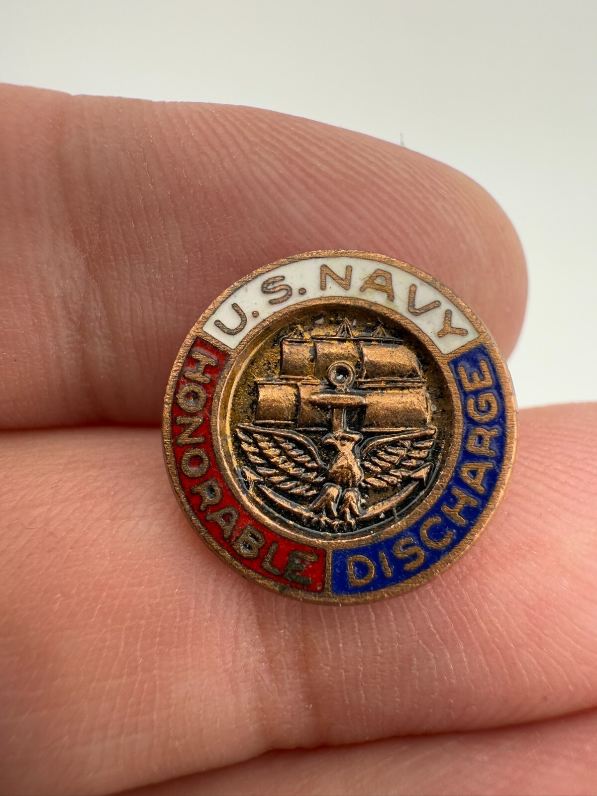 Vintage US NAVY HONORABLE DISCHARGE PIN BROOCH - H.L.P.-GI Stamp