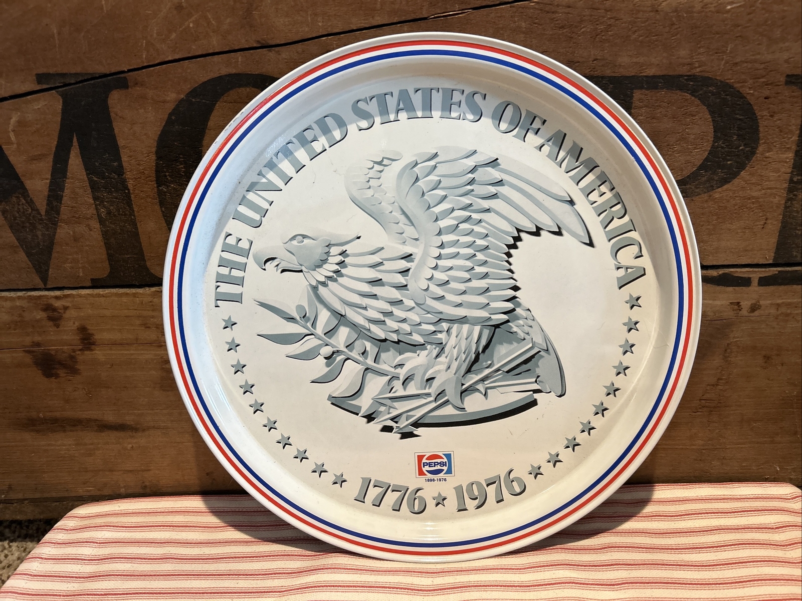 Vintage PEPSI Round Tin Tray 1776 - 1976 Bicentennial Eagle
