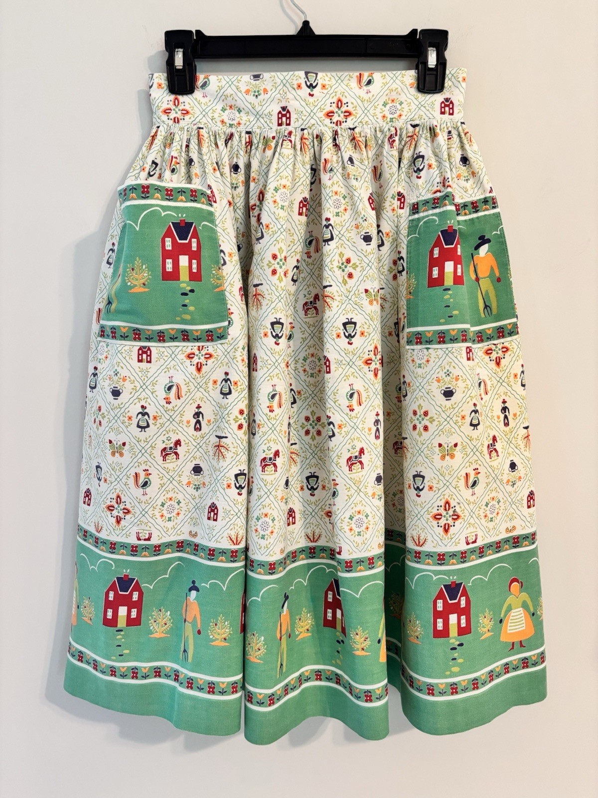 Vintage Pennsylvania Dutch Farm Country Bordered Tie Back Apron Mid century