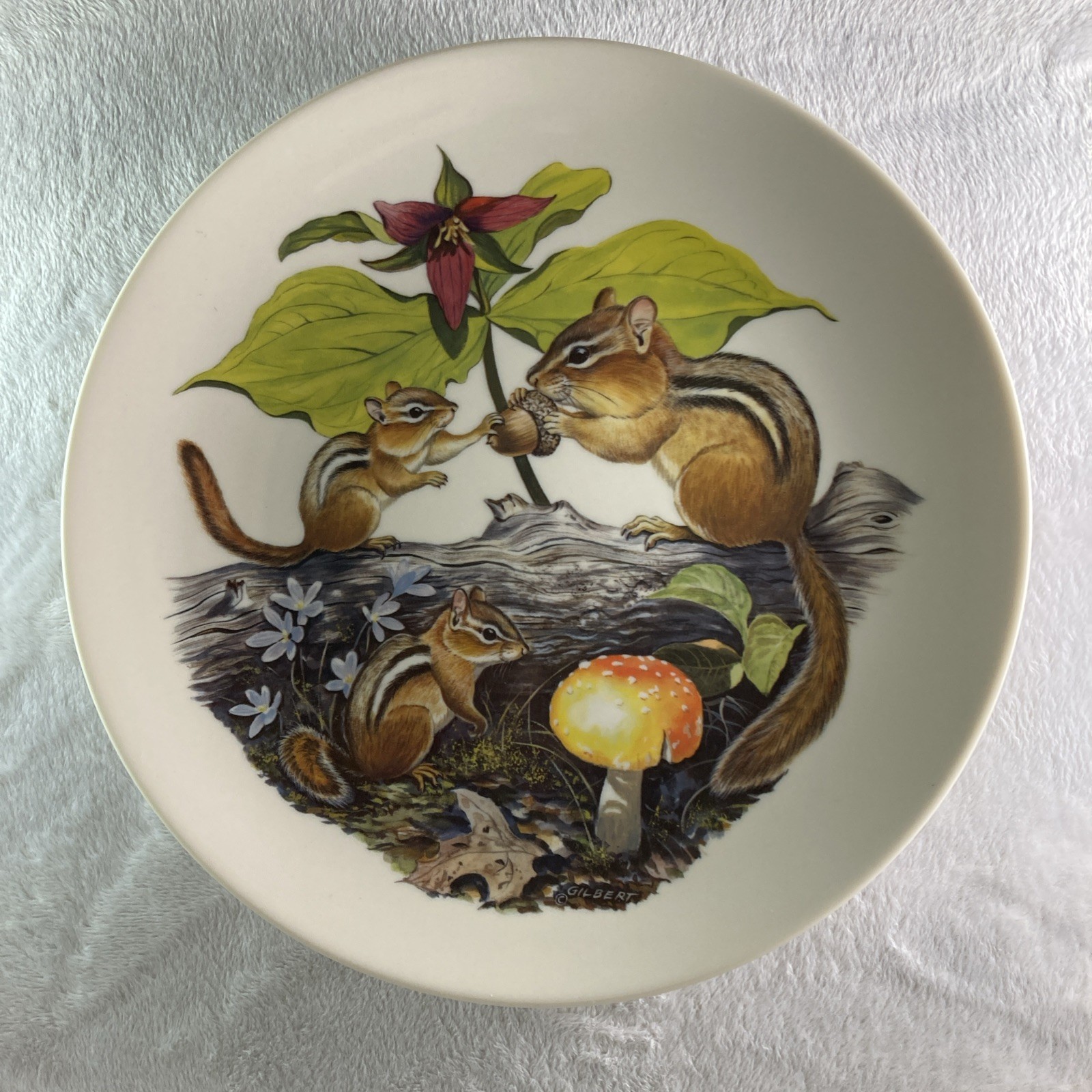 CHIPMUNKS AND TRILLIUM Plate Albert Earl Gilbert Mother\'s Day 1977 Halbert\'s Inc