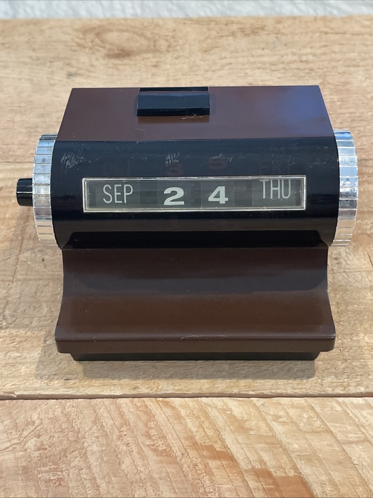 VTG Royal London Made In Japan Perpetual Flip Clock Wind Up Tested Works Great