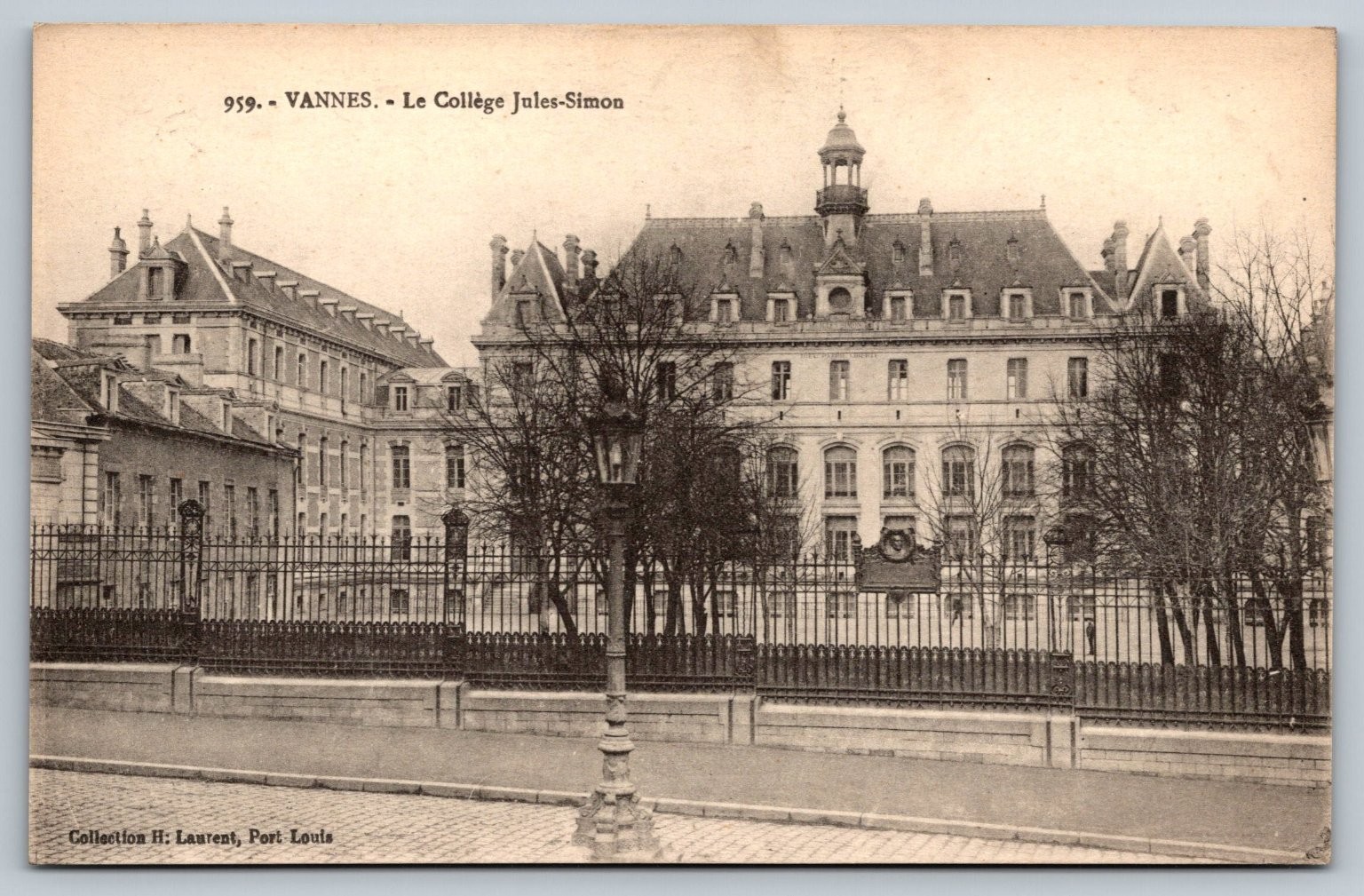 Vintage Vannes France Le Collège Jules-Simon Postcard 959 Vintage Vannes France Le Collège Jules-Simon Postcard 959