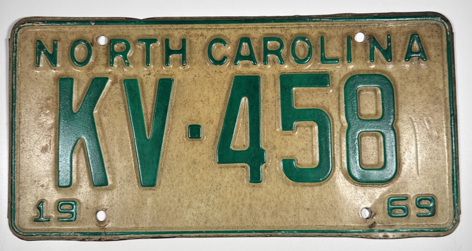 Vintage 1969 North Carolina License Plate Green Lettering KV - 458