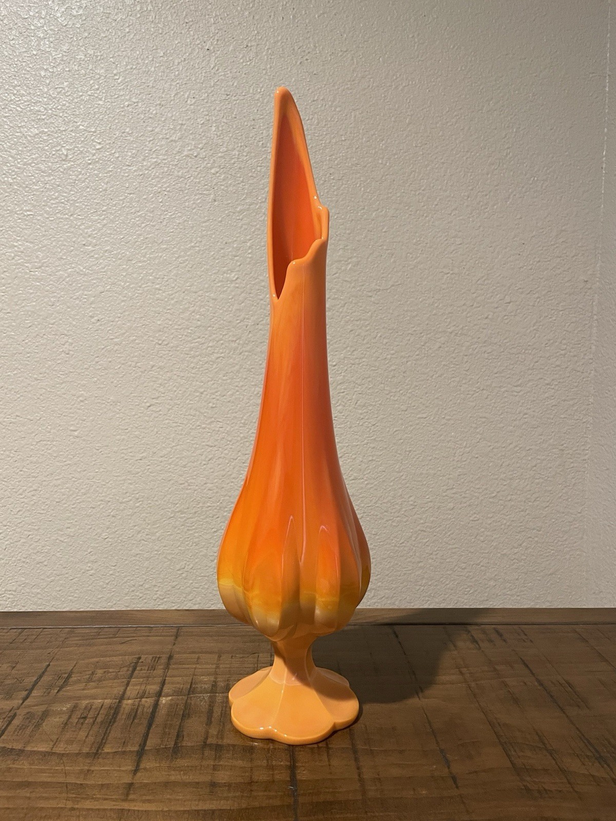 Vintage 18.5” LE Smith Bittersweet Swung Vase 1960’s *Mint*