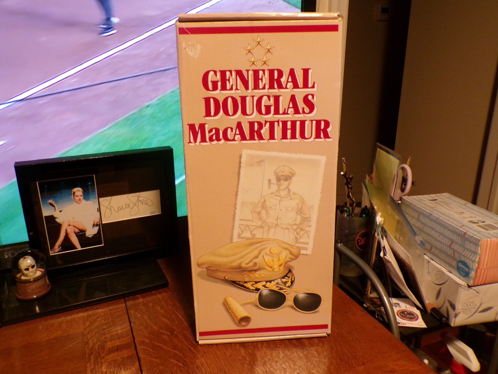 1991 GENERAL DOUGLAS MacARTHUR HISTORY GREATEST HEROES [16