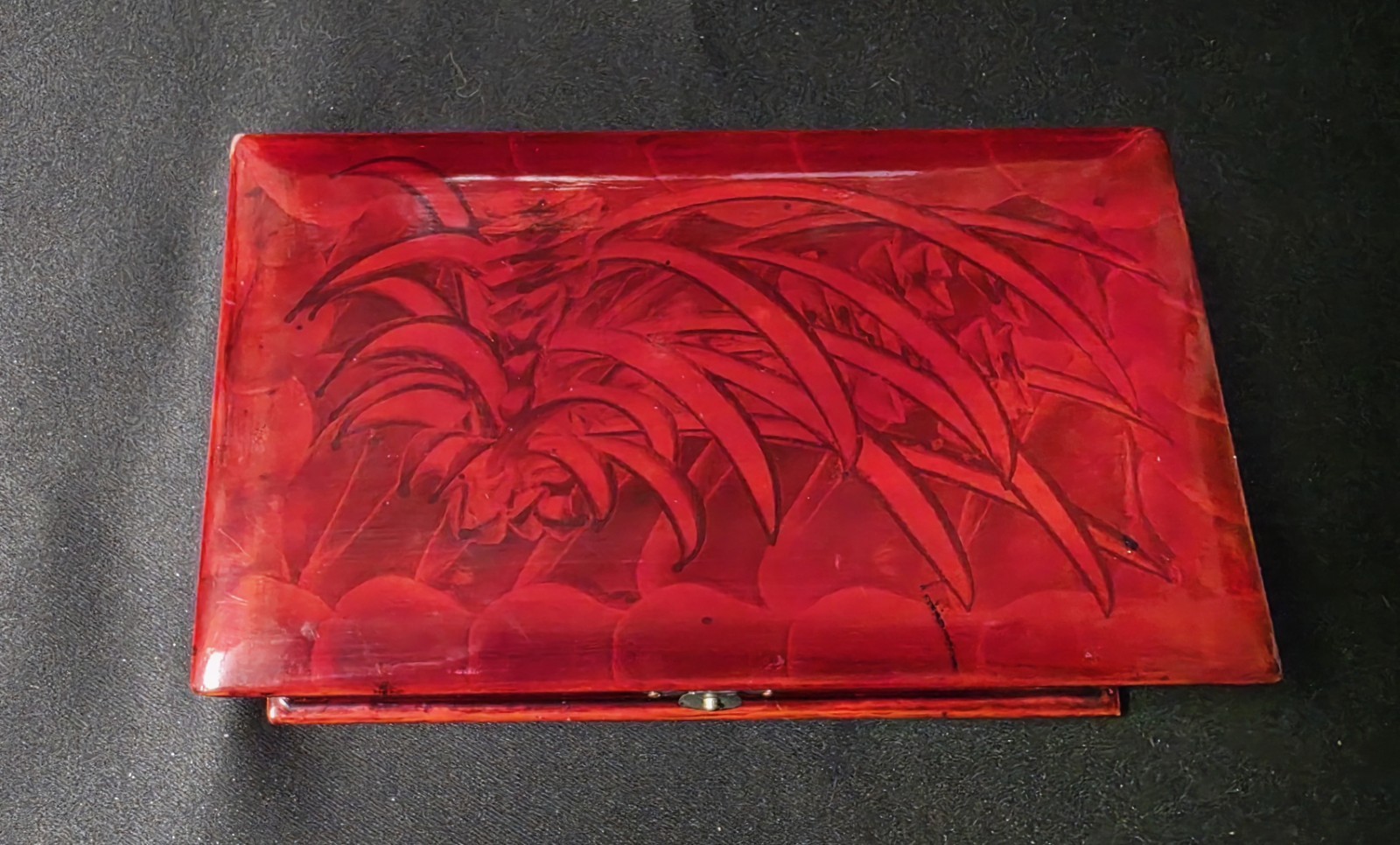 Vintage Chinese Red Black Lacquer Jewelry Box Silk Lining Chinoiserie 1980s