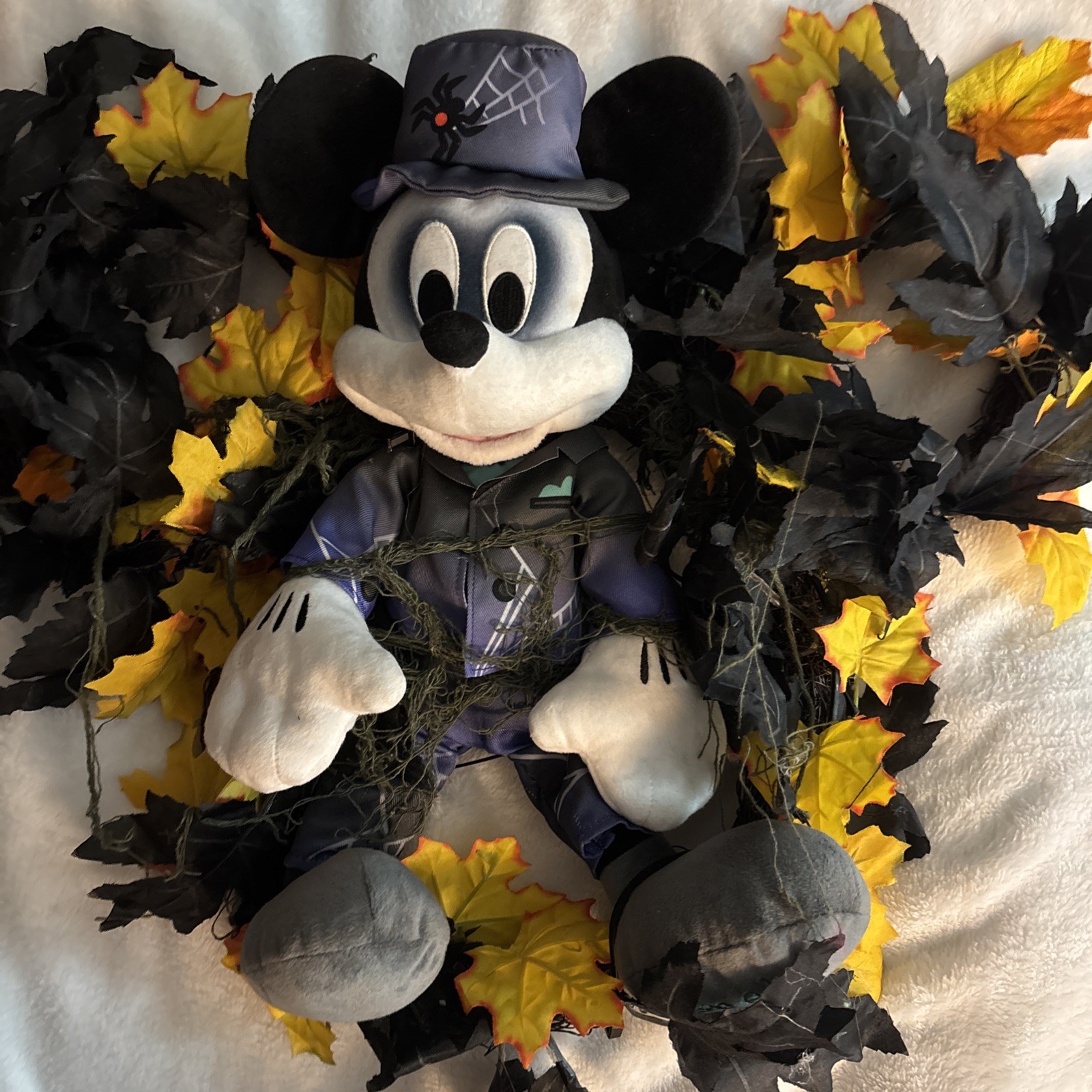 Disney Parks Halloween wreath Mickey Mouse icon plush Haunted Mansion NICE Disney Parks Halloween wreath Mickey Mouse icon plush Haunted Mansion NICE