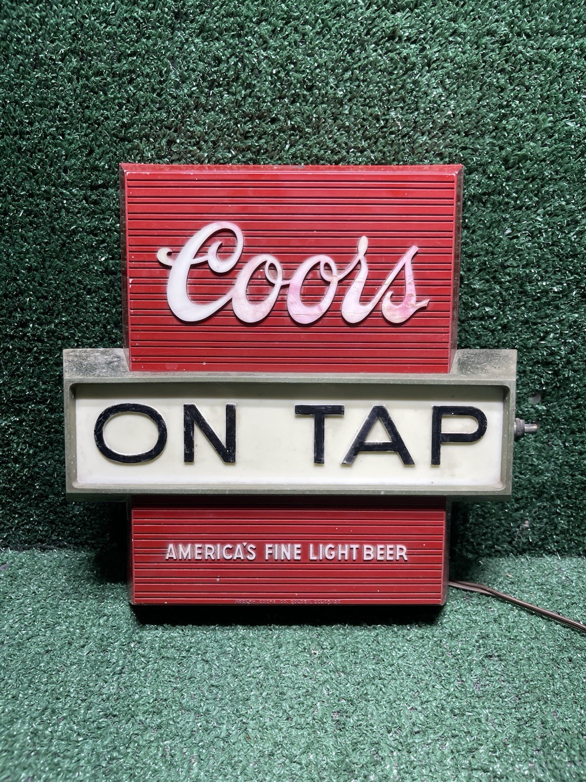 Vintage Coors On Tap Americas Fine Light Beer Lighted Sign. 