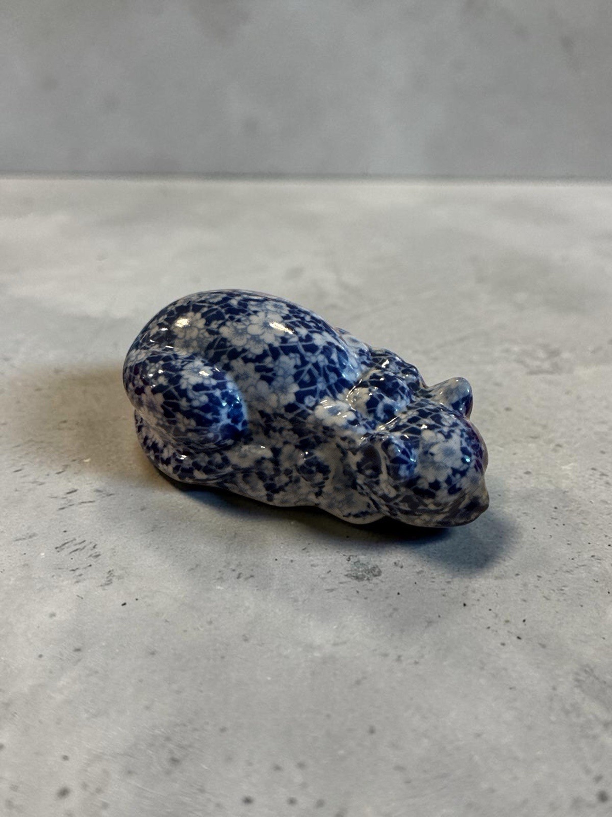 Victoria Ware Blue White Calico Floral Sleeping Cat Ironstone UK Cat Lover