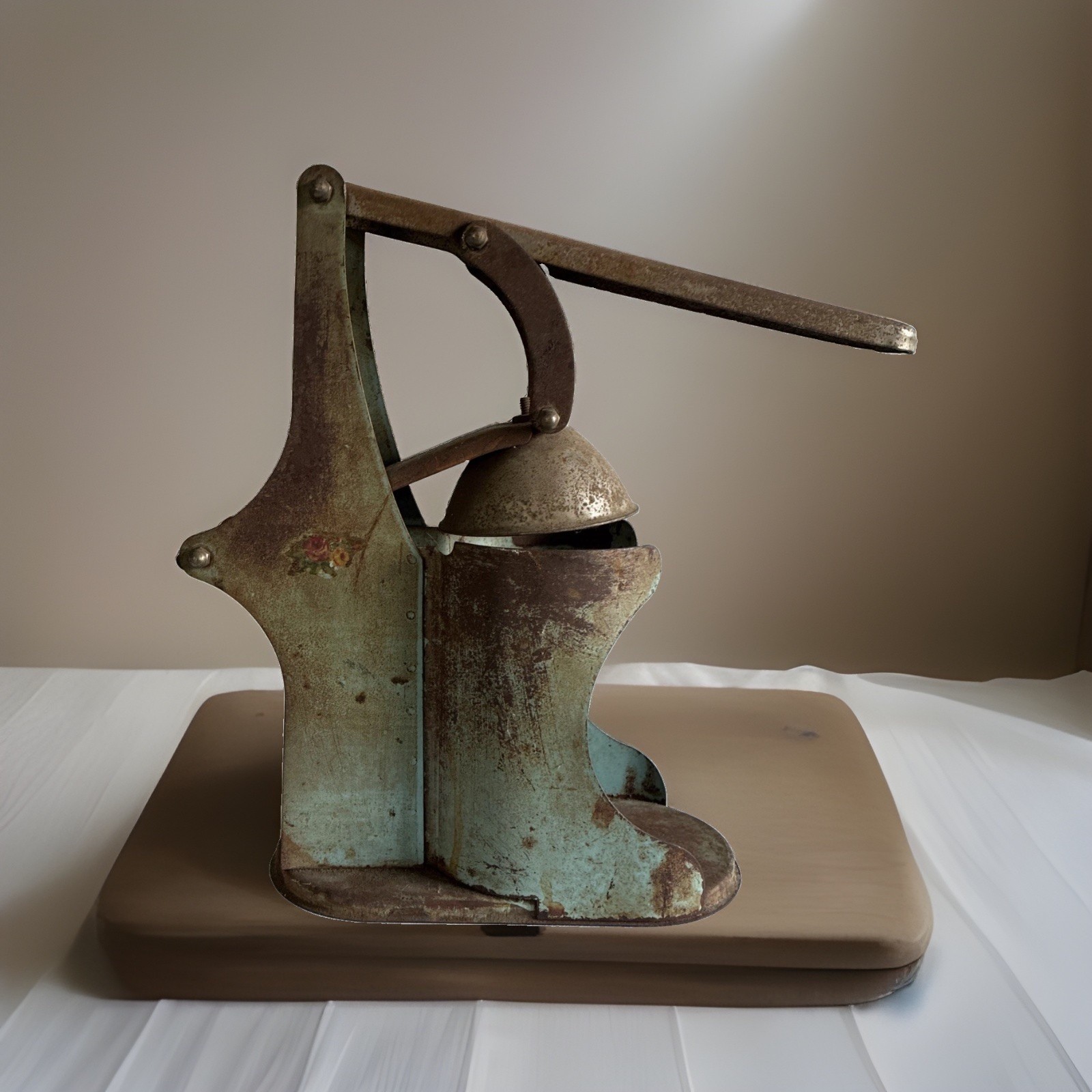 Rustic Vintage Juice Squeeze Mfg. Co.-Juice Squeeze Arbor Press Juice Extractor