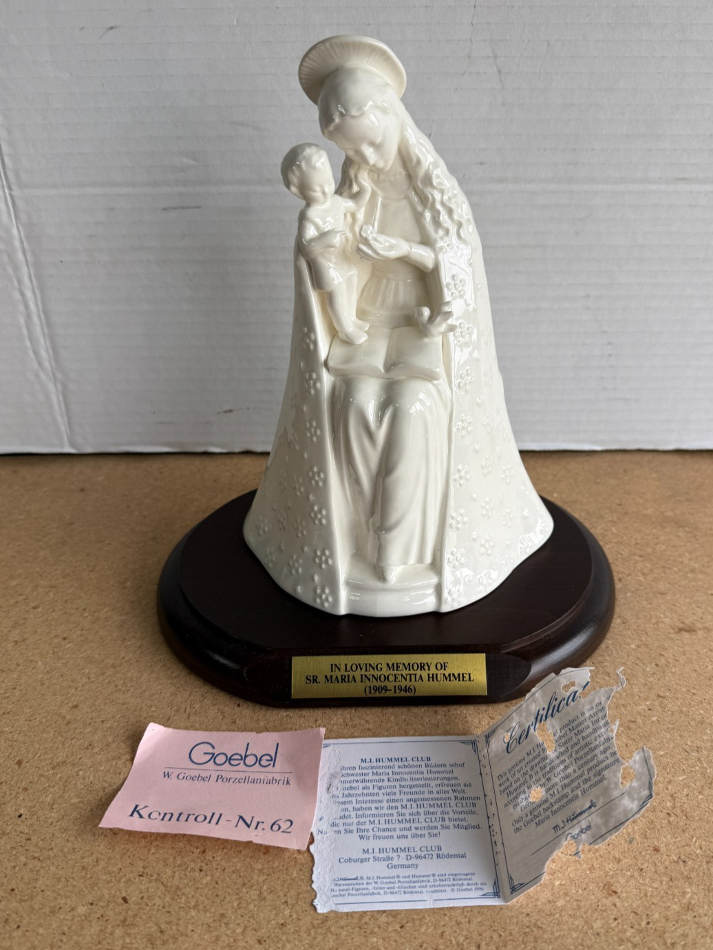 *RARE* Goebel Hummel Flower Madonna Figurine Full Bee 13\
