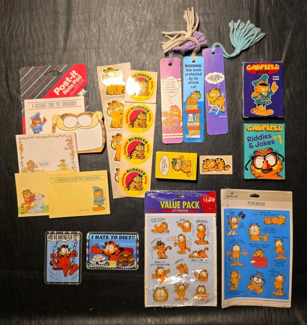 Lot Of 18 Vintage Garfield Items...Most from 1970's Lot Of 18 Vintage Garfield Items...Most from 1970's