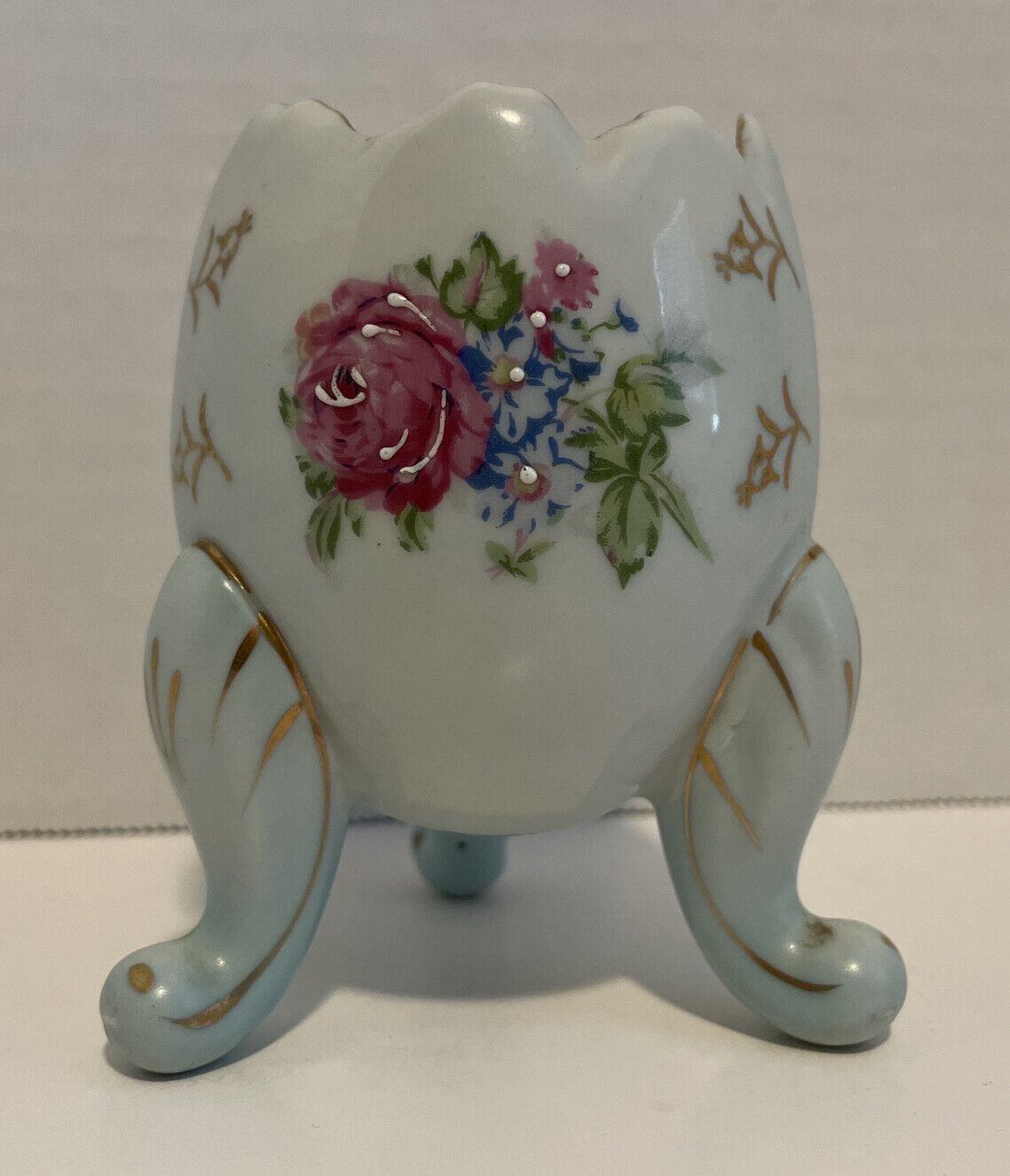 Napcoware 4” Cracked Egg Porcelain Footed Vase Blue Roses Gold Trim Vintage