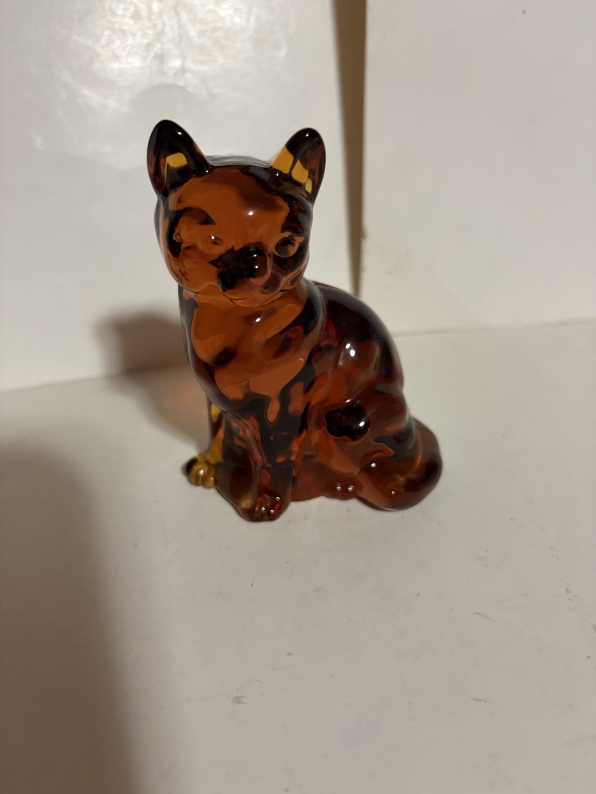 FENTON AMBER SITTING CAT FIGURINE WITH FENTON STICKER