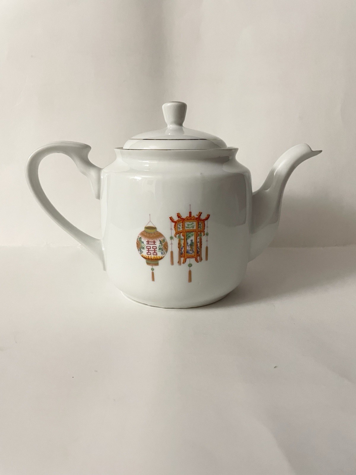 VTG Taiwan Porcelain Oriental Teapot W/Lid Gold Trim W/Festival Lanterns Design