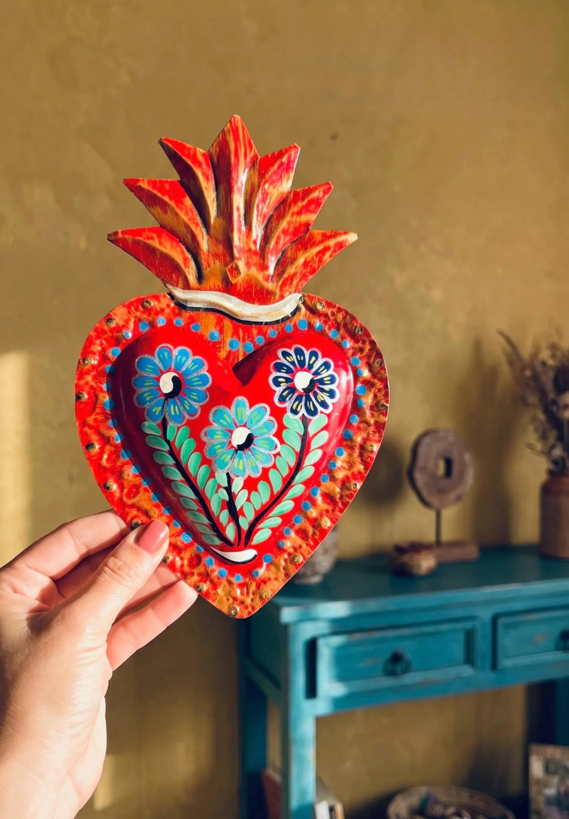 Punched Tin Heart, Eclectic Home Accent, Tres Flores Decorado 9.5\ Punched Tin Heart, Eclectic Home Accent, Tres Flores Decorado 9.5\
